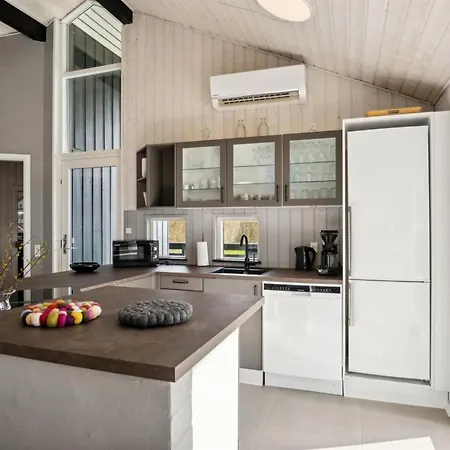 Sylvana - 400m From The Sea By Interhome *