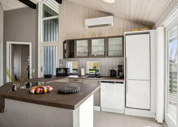 Sylvana - 400m From The Sea By Interhome