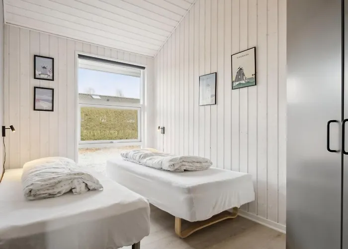 Sylvana - 400m From The Sea By Interhome *